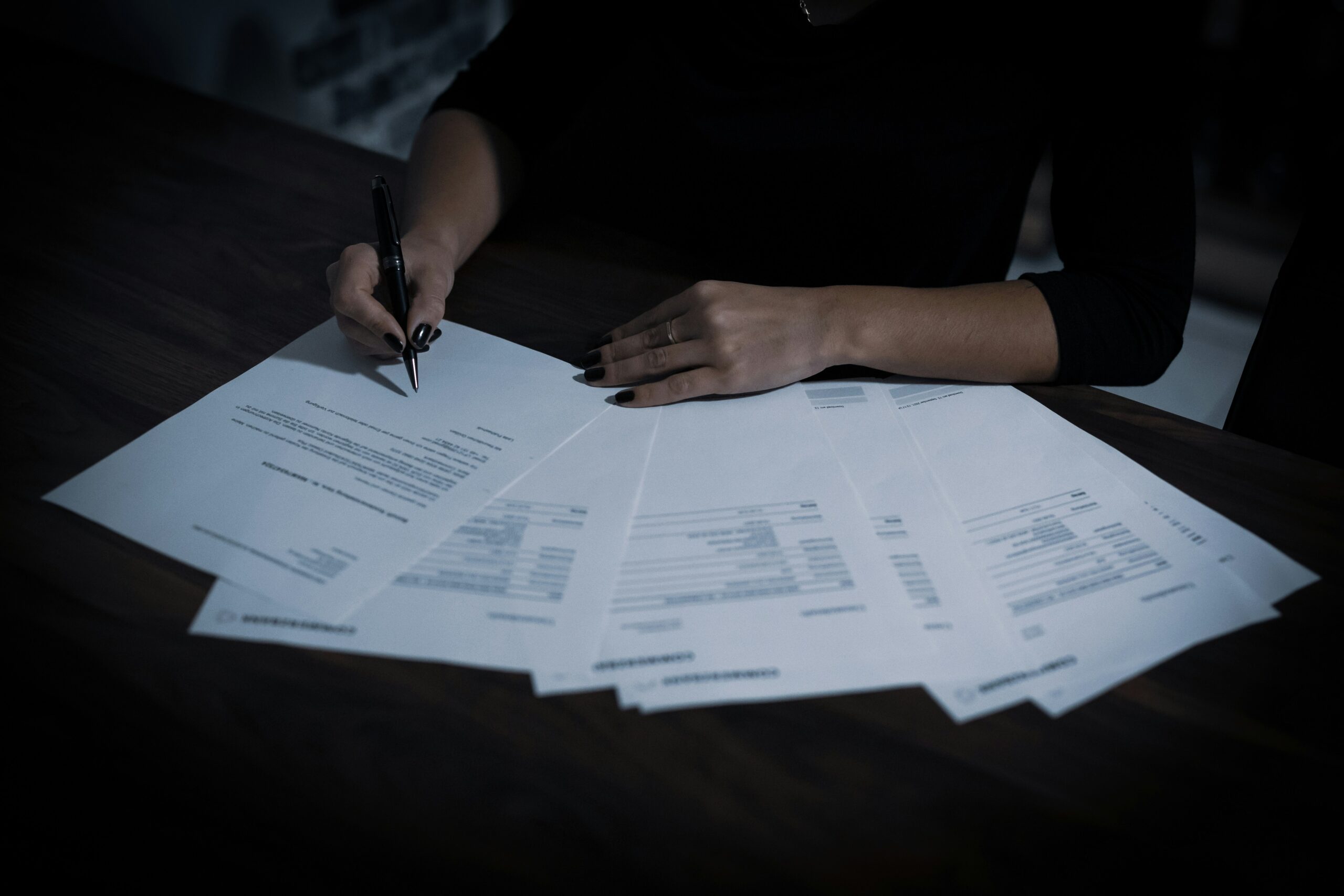Comment déclarer et payer la TVA : Guide Complet 2025 (Mensuelle, Trimestrielle, Déductible)